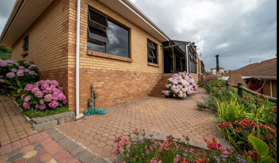 3 Bedroom Property for Sale in Hartenbos Central Western Cape